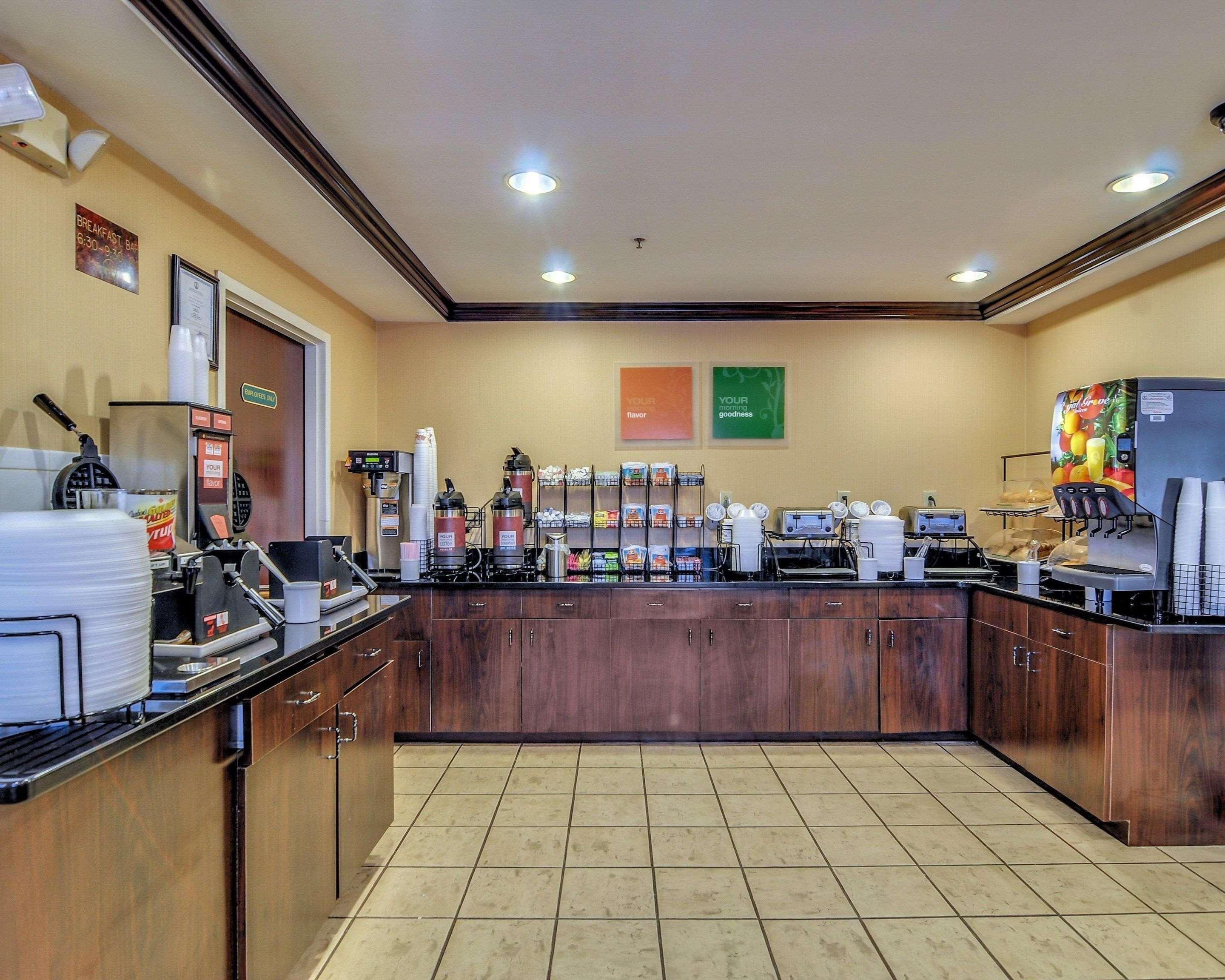 Comfort Inn & Suites Hillsville I-77 エクステリア 写真
