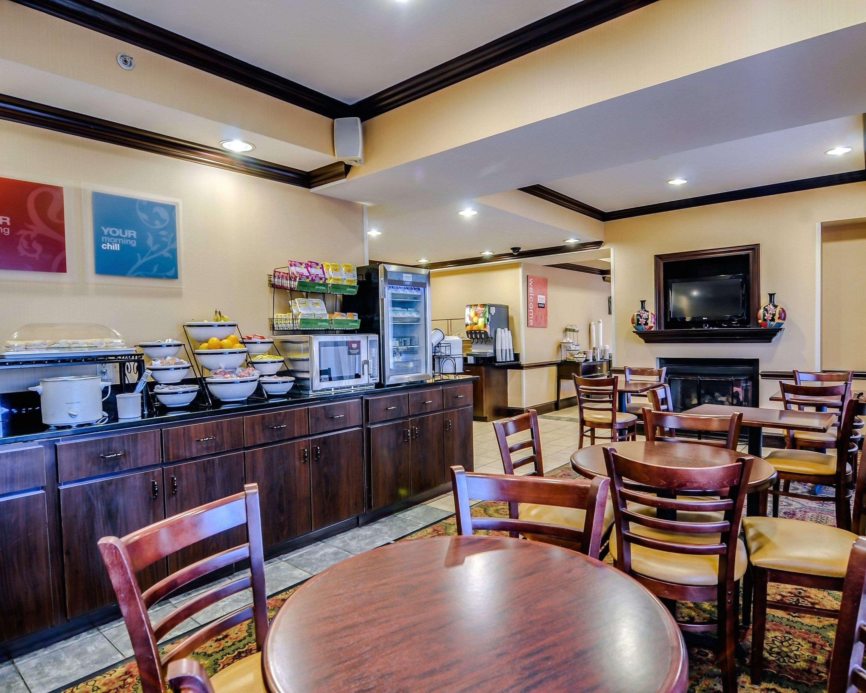 Comfort Inn & Suites Hillsville I-77 エクステリア 写真