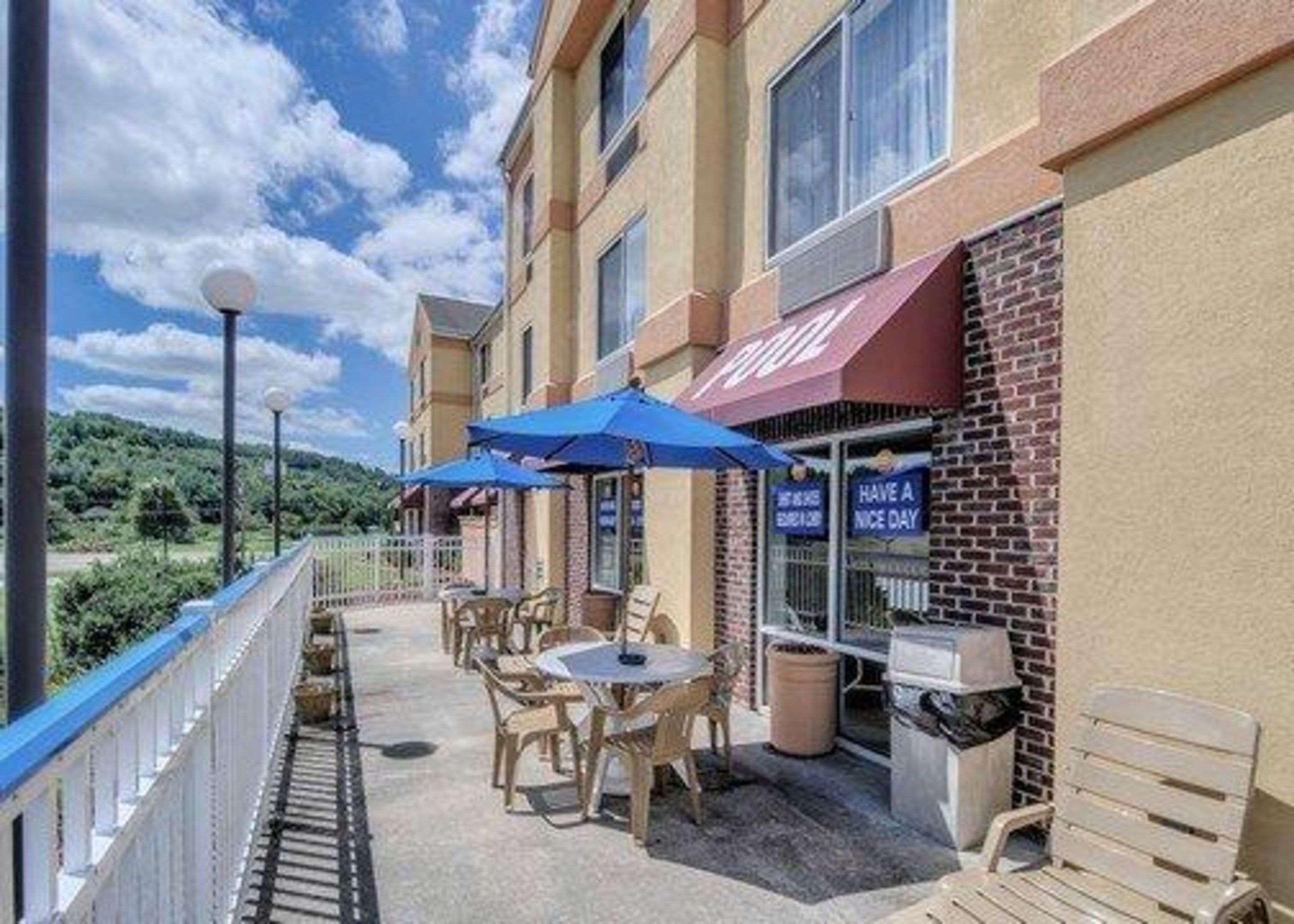 Comfort Inn & Suites Hillsville I-77 エクステリア 写真