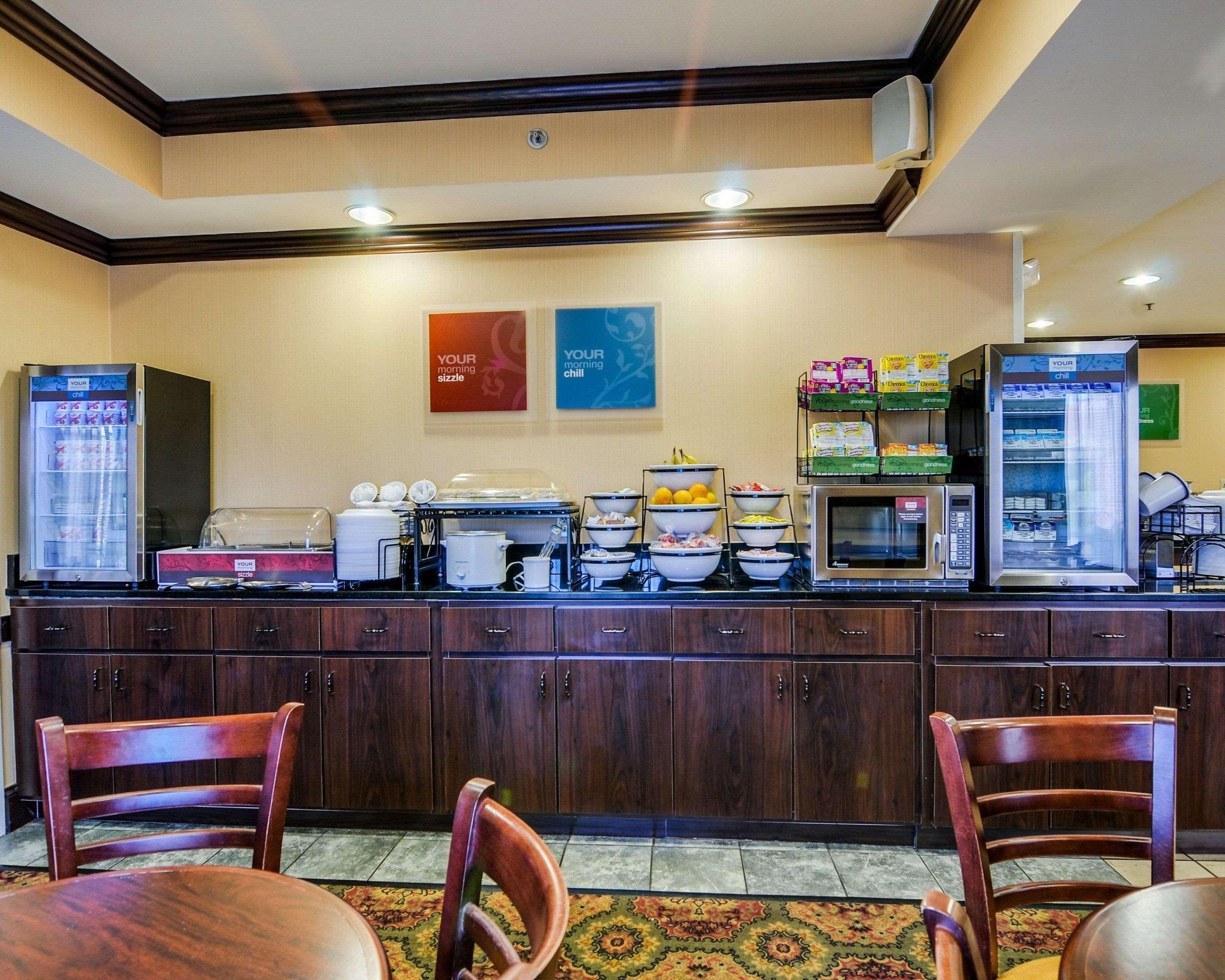 Comfort Inn & Suites Hillsville I-77 エクステリア 写真