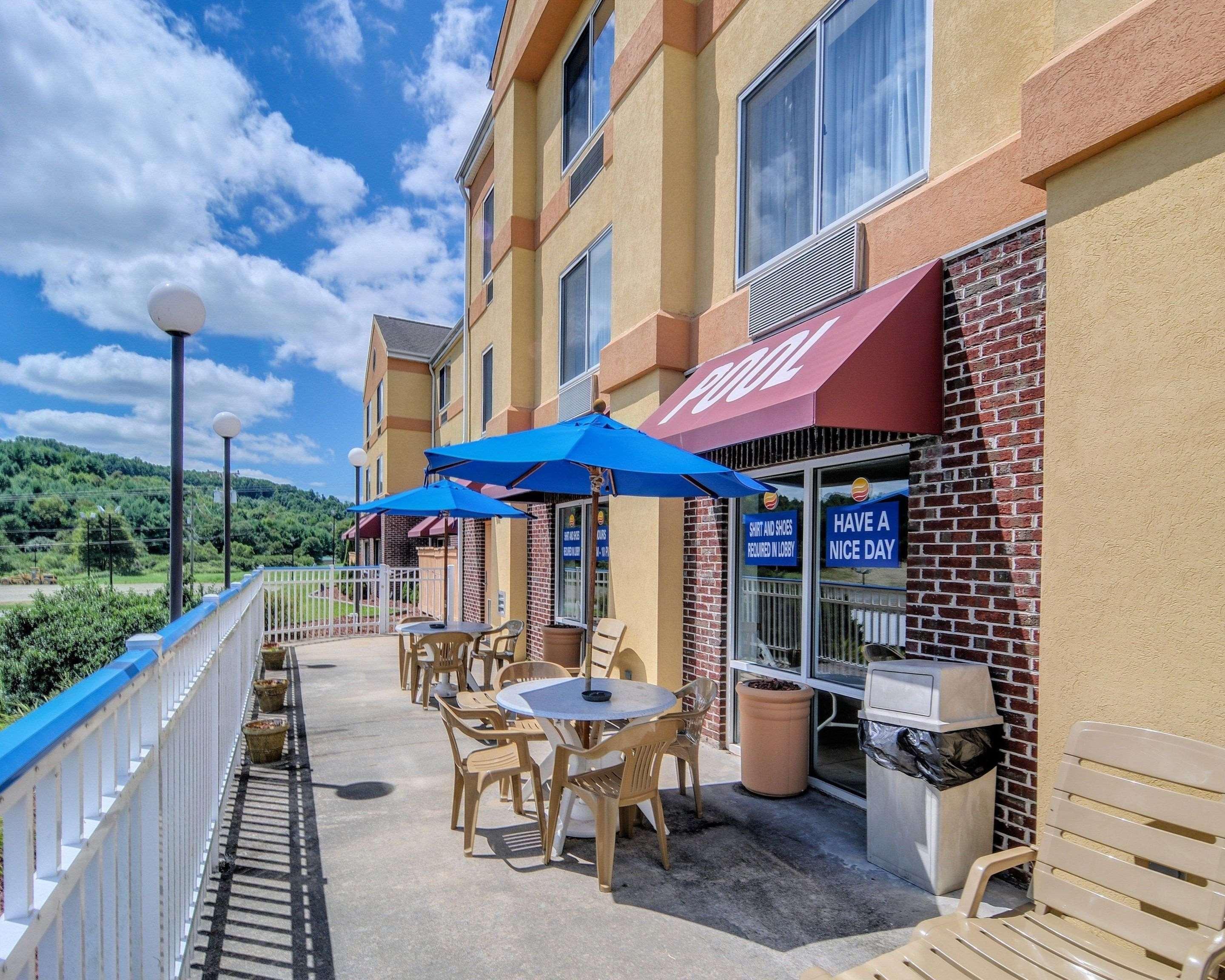 Comfort Inn & Suites Hillsville I-77 エクステリア 写真