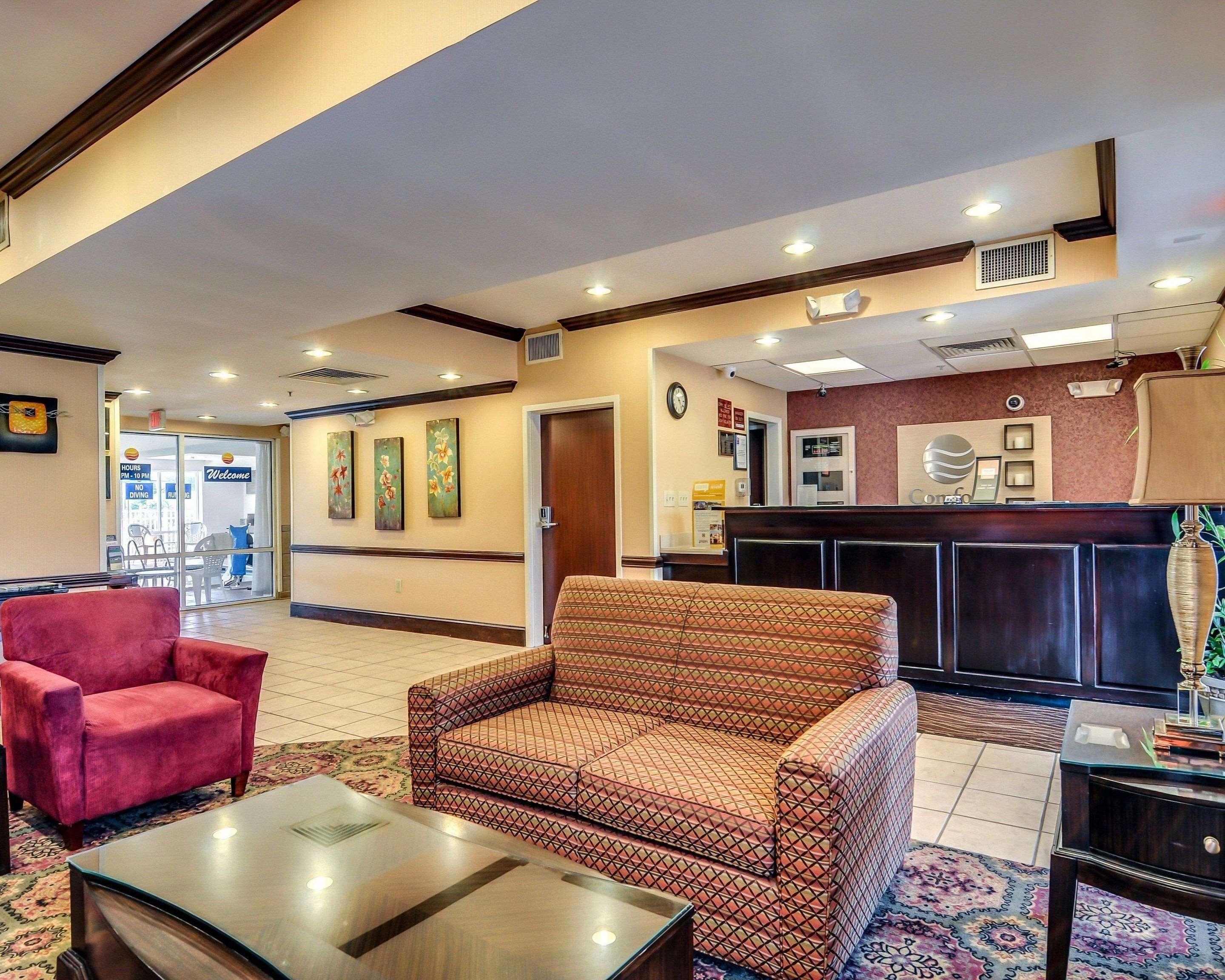 Comfort Inn & Suites Hillsville I-77 エクステリア 写真