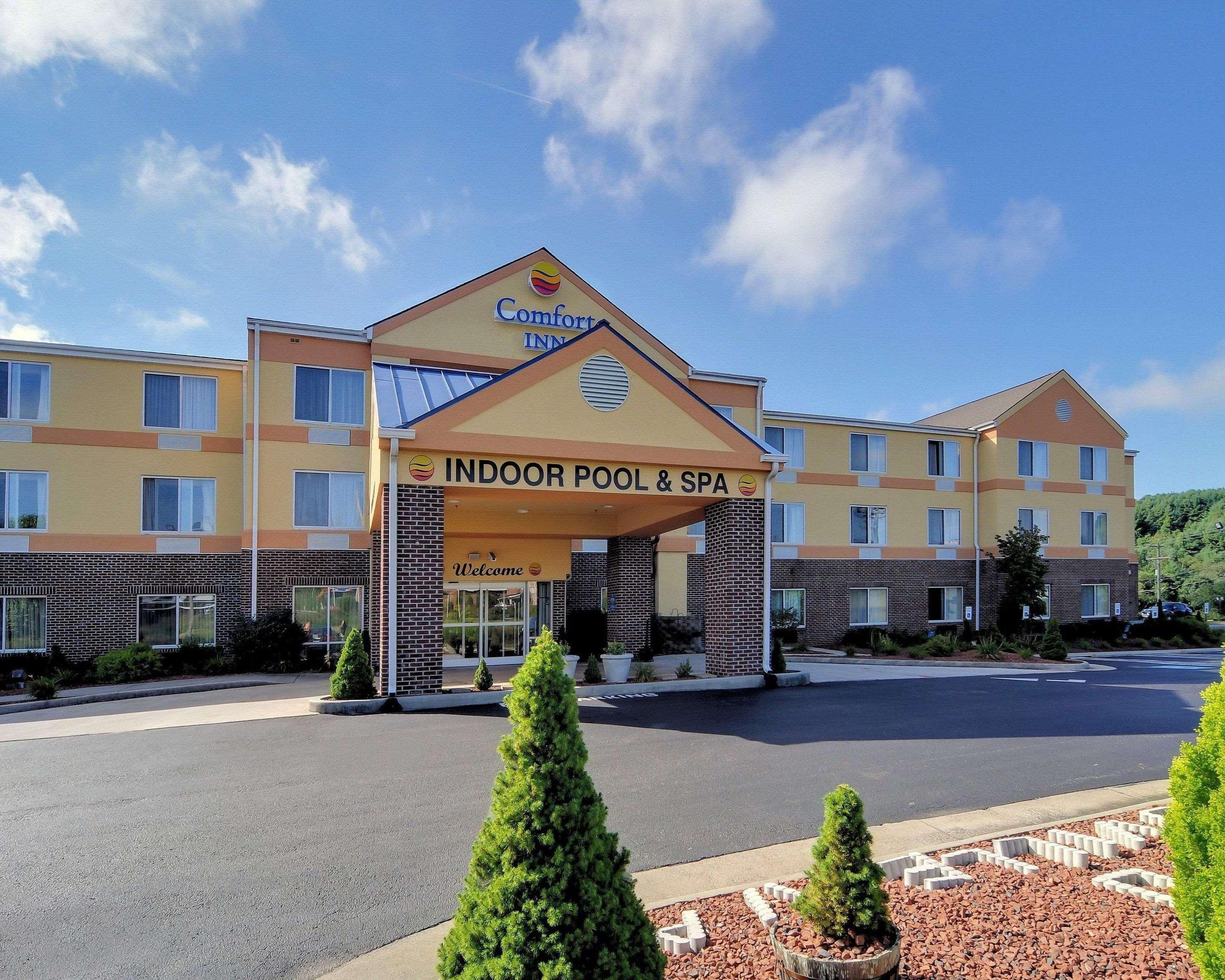 Comfort Inn & Suites Hillsville I-77 エクステリア 写真