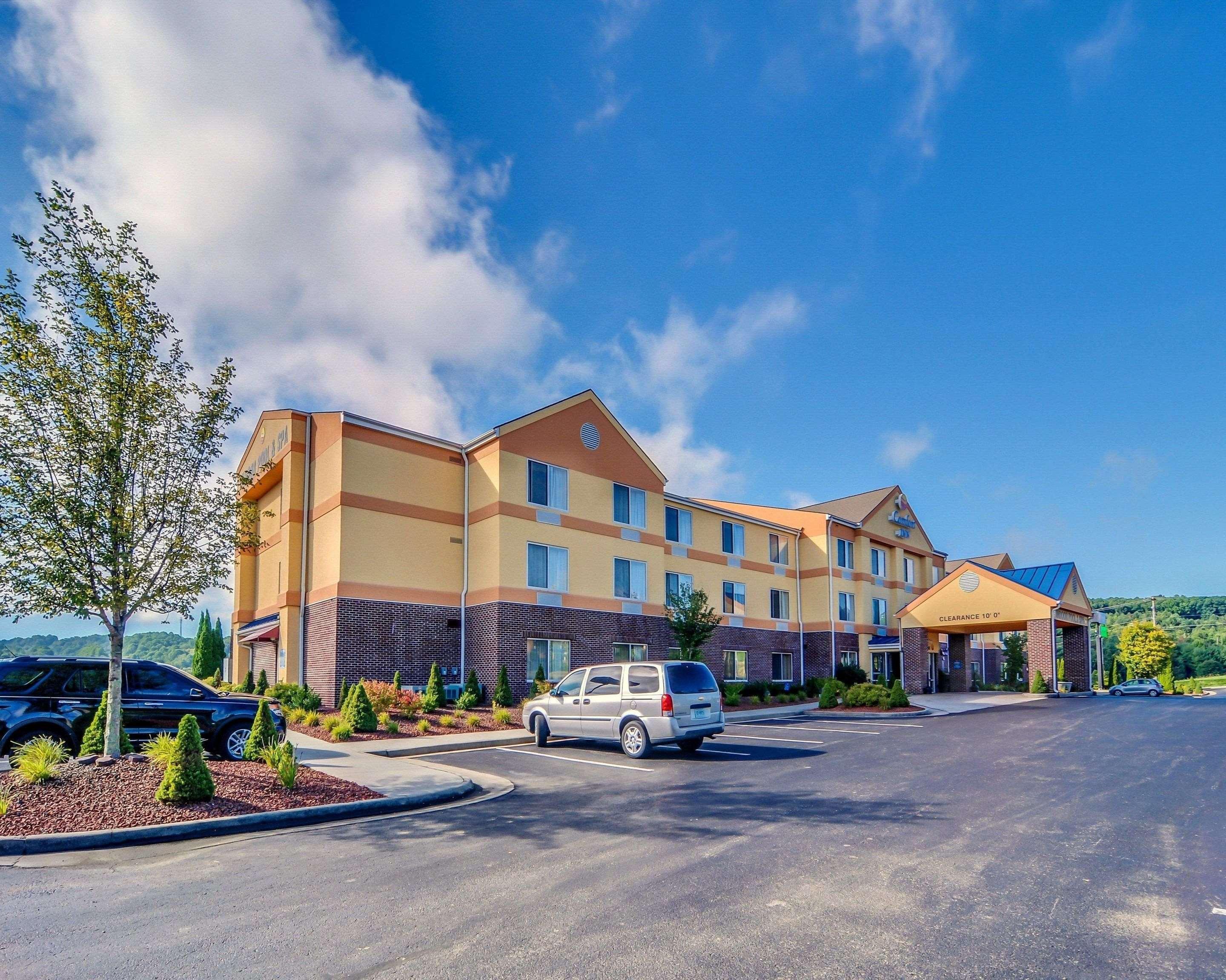 Comfort Inn & Suites Hillsville I-77 エクステリア 写真