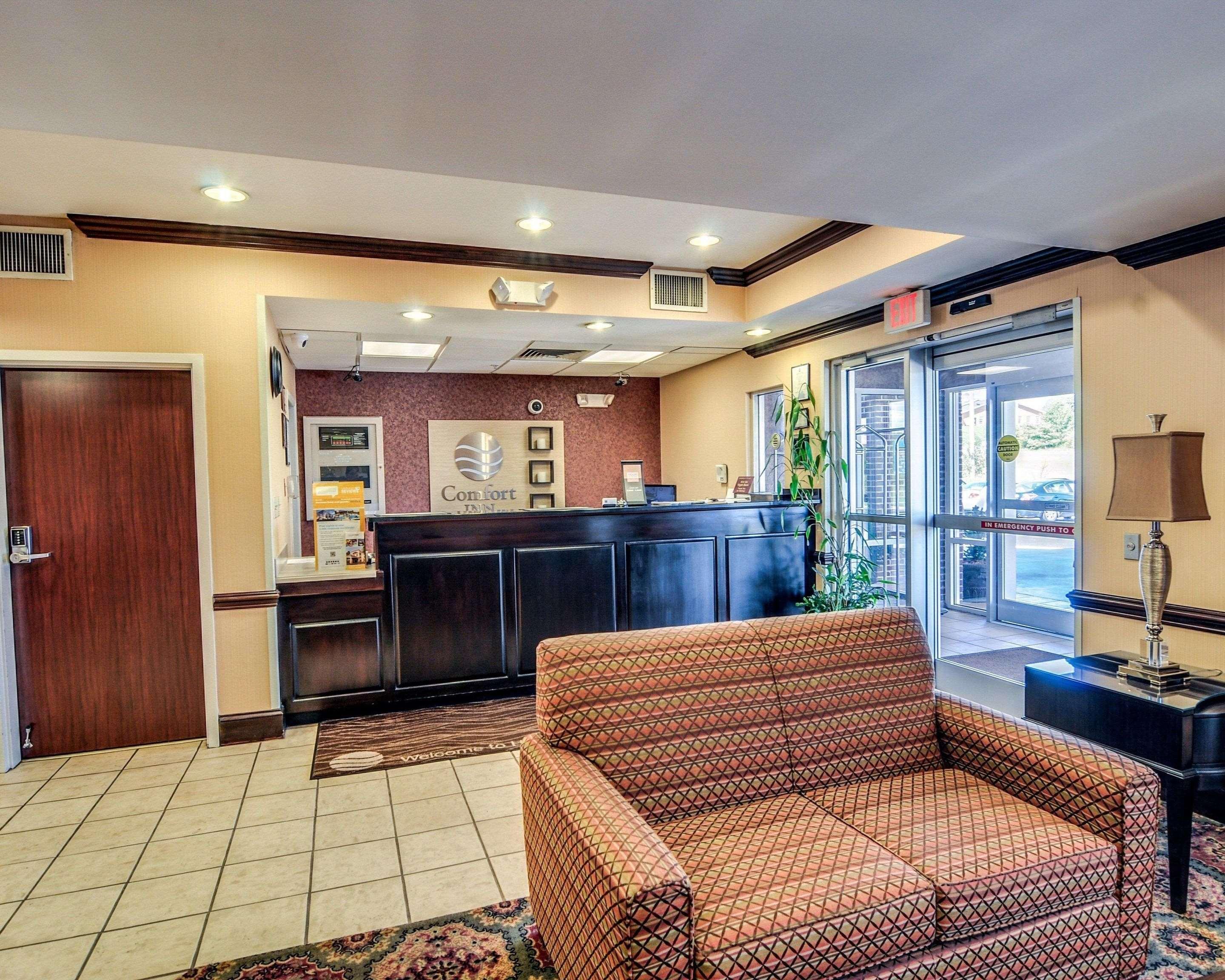 Comfort Inn & Suites Hillsville I-77 エクステリア 写真